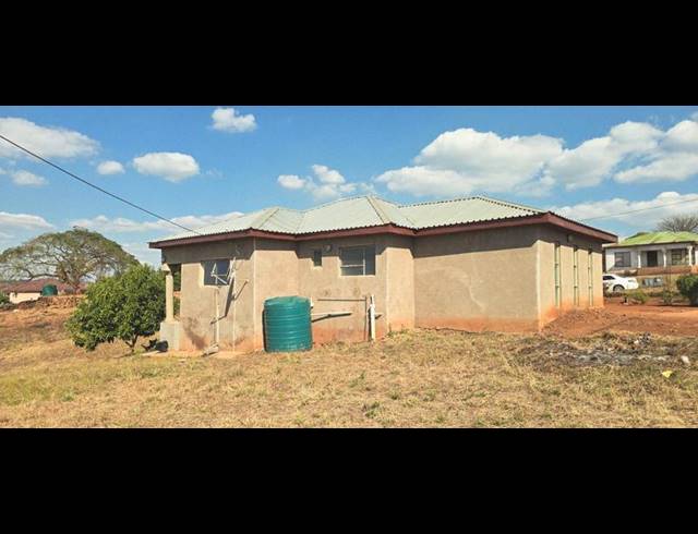 3 BEDROOM HOUSE FOR SALE IN MUTOTI